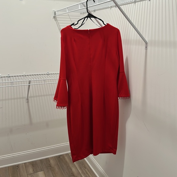 Calvin Klein Women's Circle Trim at Bell Sleeve Cuff Sheath size 14. Worn once. - Picture 2 of 2